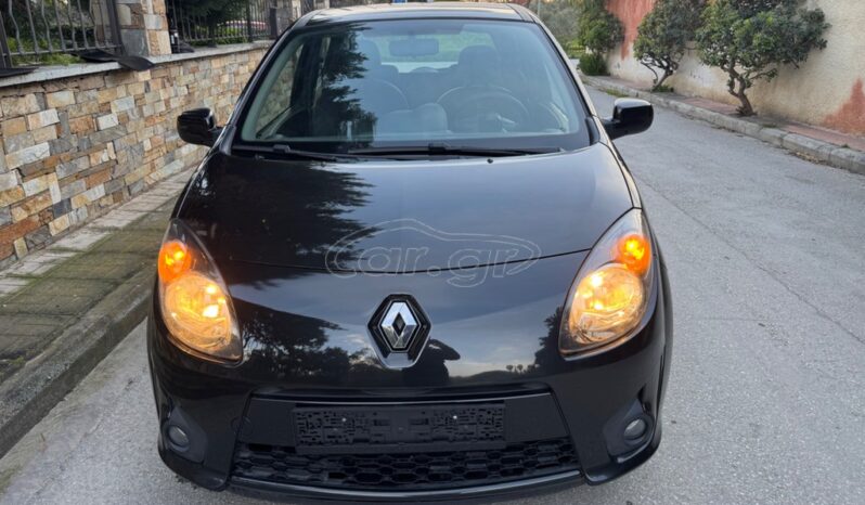
								Renault Twingo full									