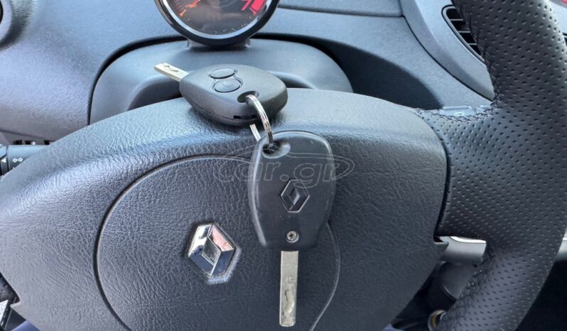 
								Renault Twingo full									