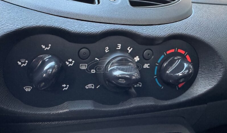 
								Renault Twingo full									