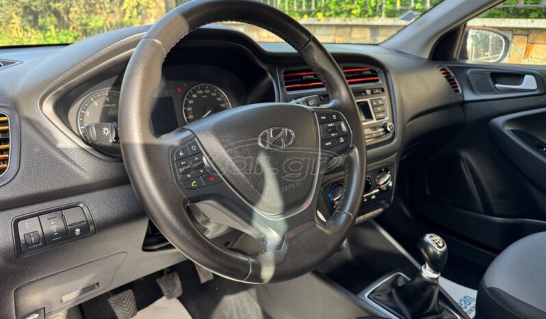 
								Hyundai i 20 full									