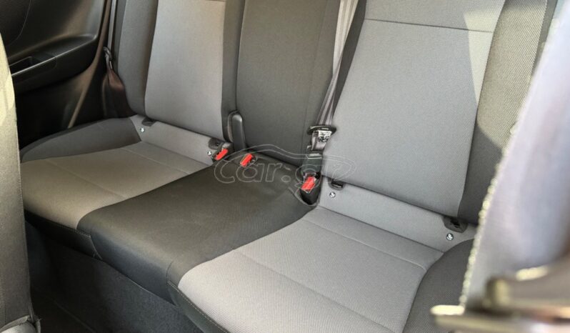 
								Hyundai i 20 full									