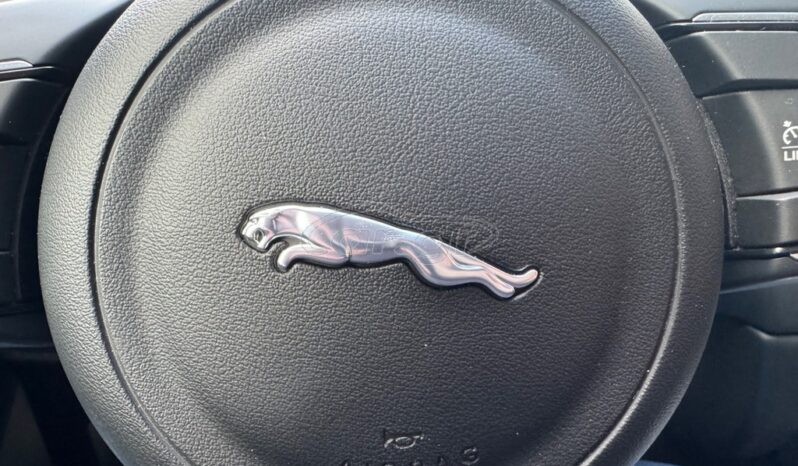 
								Jaguar E-Pace full									
