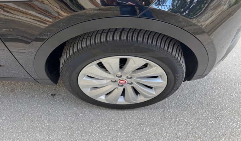 
								Jaguar E-Pace full									