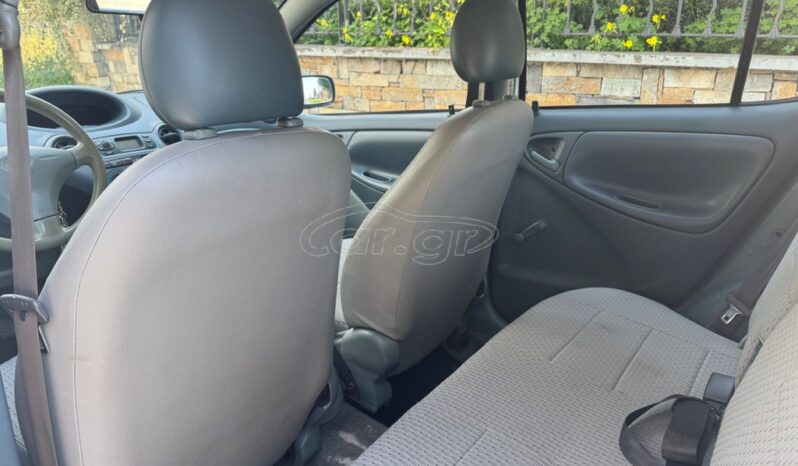 
								Toyota Yaris full									