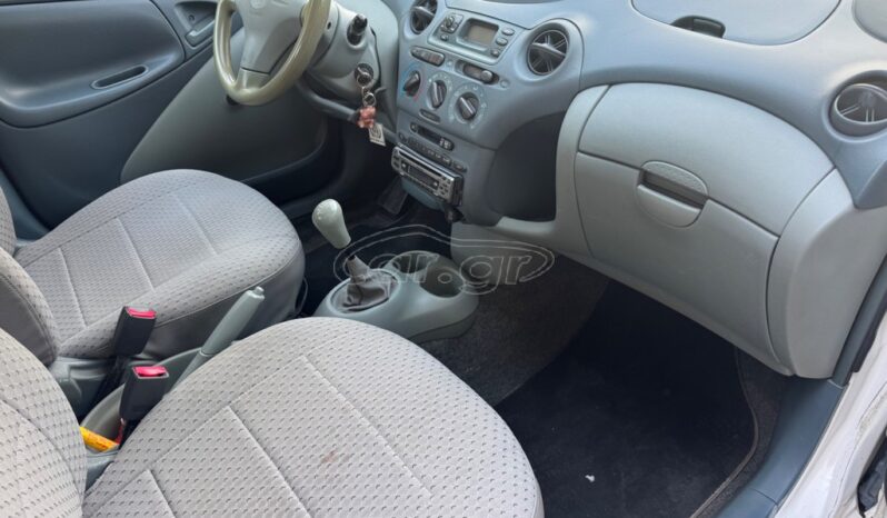
								Toyota Yaris full									
