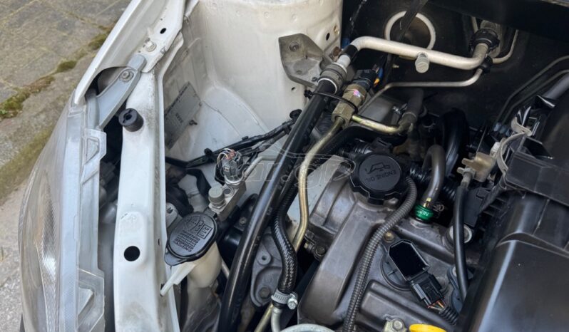 
								Toyota Yaris full									