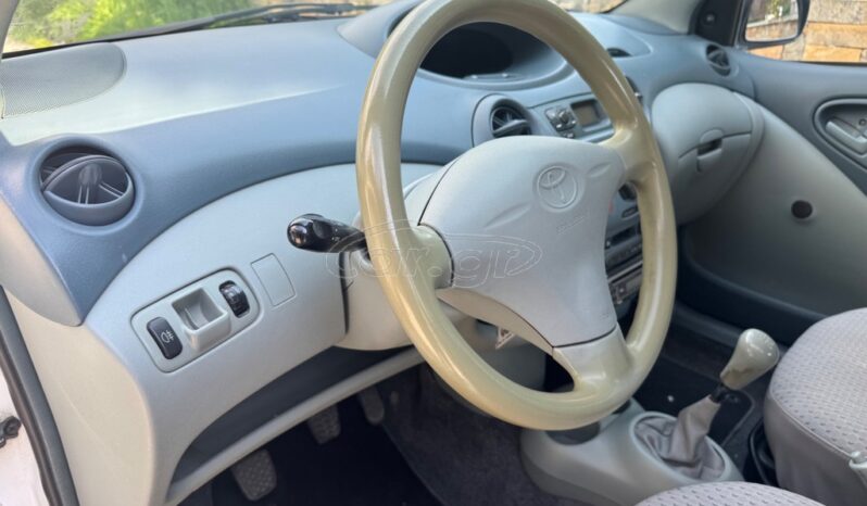 
								Toyota Yaris full									