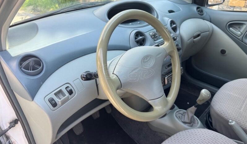 
								Toyota Yaris full									
